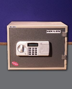 Whenyouthinksafesthinkhollon 10228382