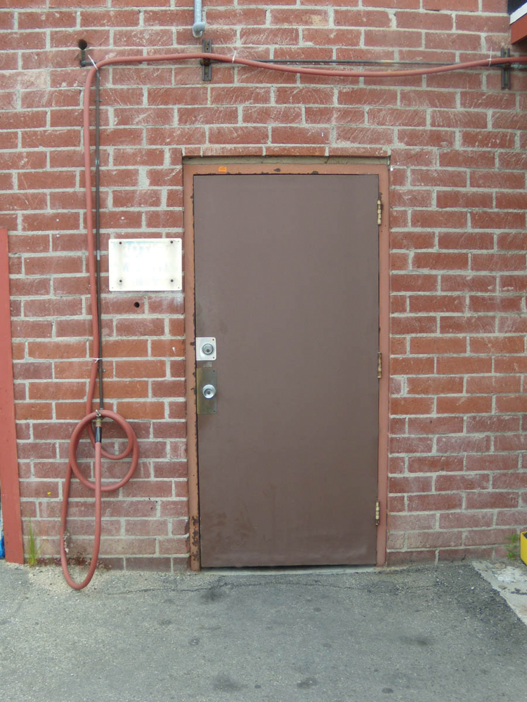Rear door, exterior view