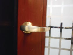 Caution: metal can melt away on some handle finishes Caution: metal can melt away on some handle finishes