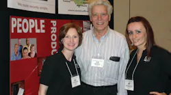IDN-H. Hoffman employees at trade show