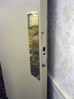 Missing latch Missing latch