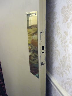 Missing latch Missing latch