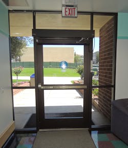 Door Operator with Loose Arm Assembly Door Operator with Loose Arm Assembly