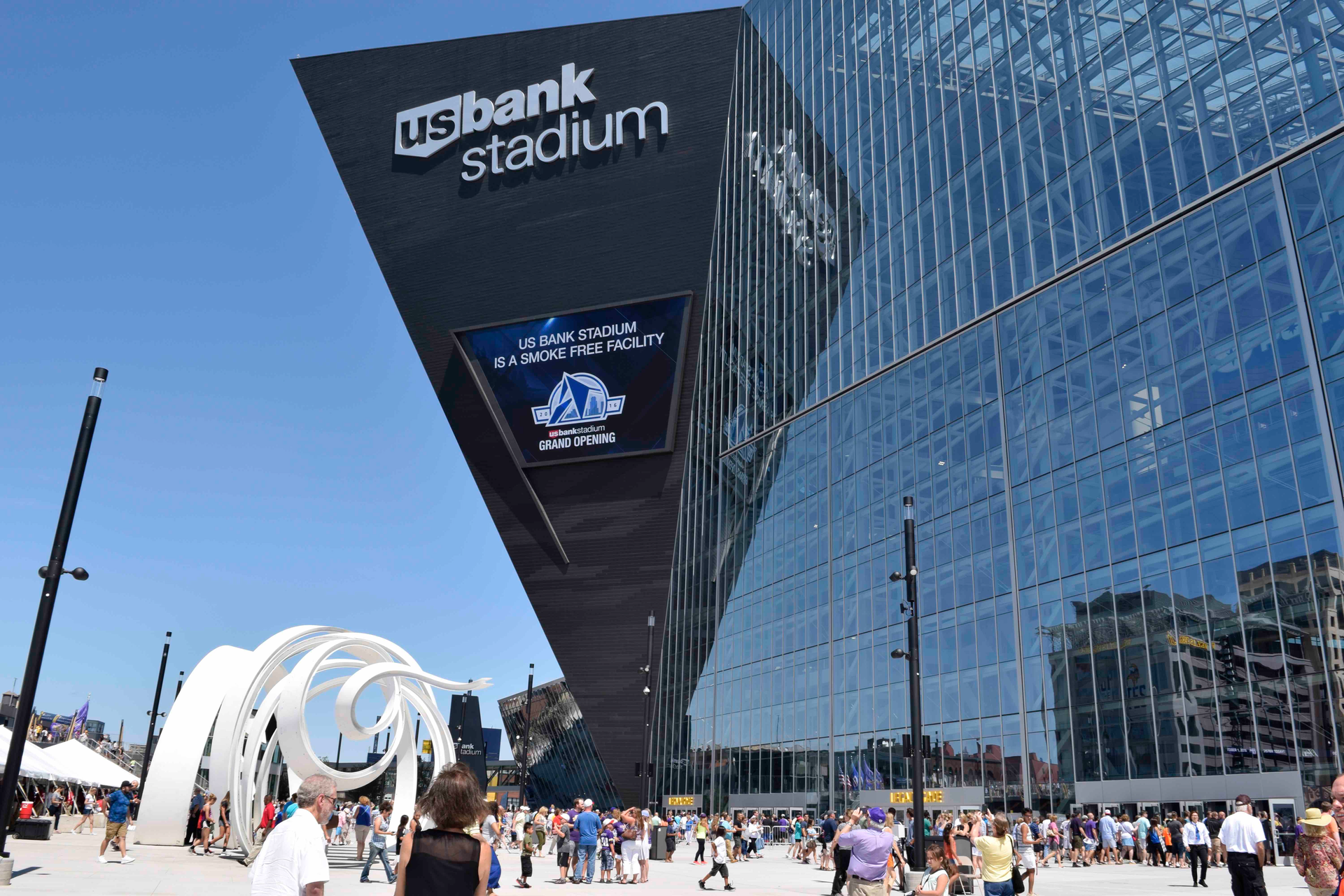 US Bank Stadium: 1,500-plus ASSA ABLOY doors & openings