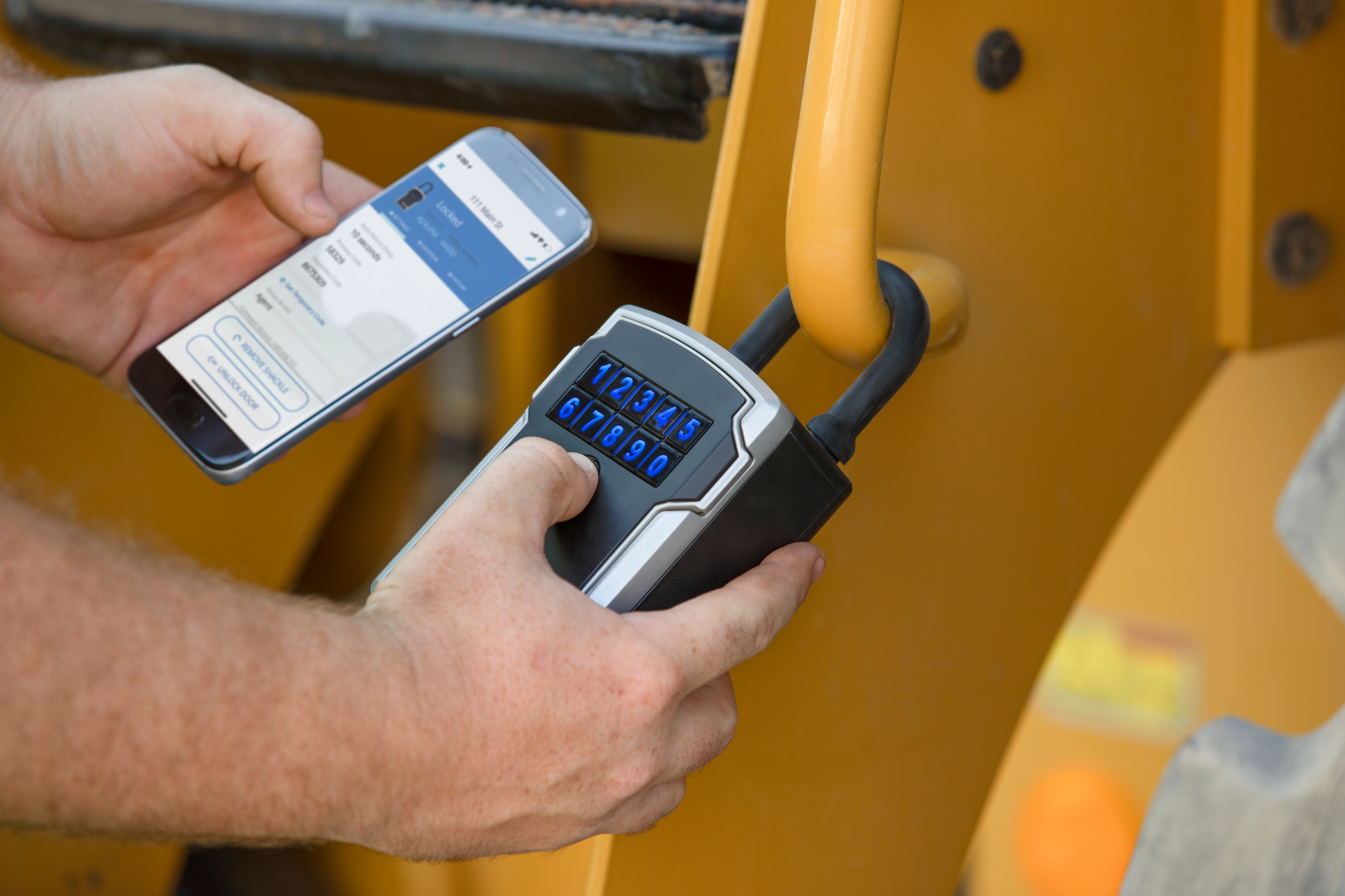 Vault Enterprise: smartphone, app and lock