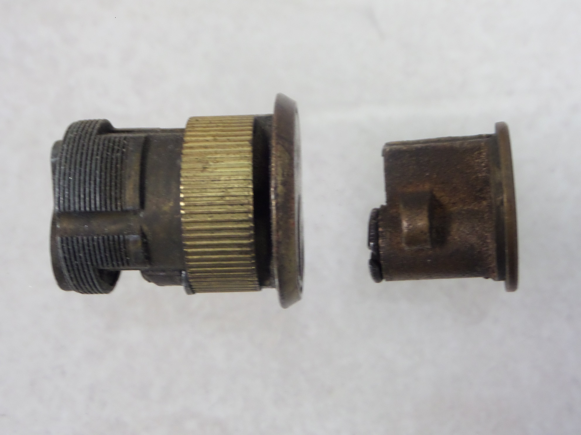 Yale adjustable length cylinder