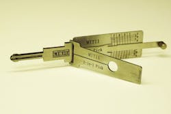 Photo 1. The MIT11 Lishi 2-in-1 tool for most late model Mitsubishi vehicles. Earlier Mitsubishi vehicles are covered by the MIT8 2-in-1 tool. Photo 1. The MIT11 Lishi 2-in-1 tool for most late model Mitsubishi vehicles. Earlier Mitsubishi vehicles are covered by the MIT8 2-in-1 tool.