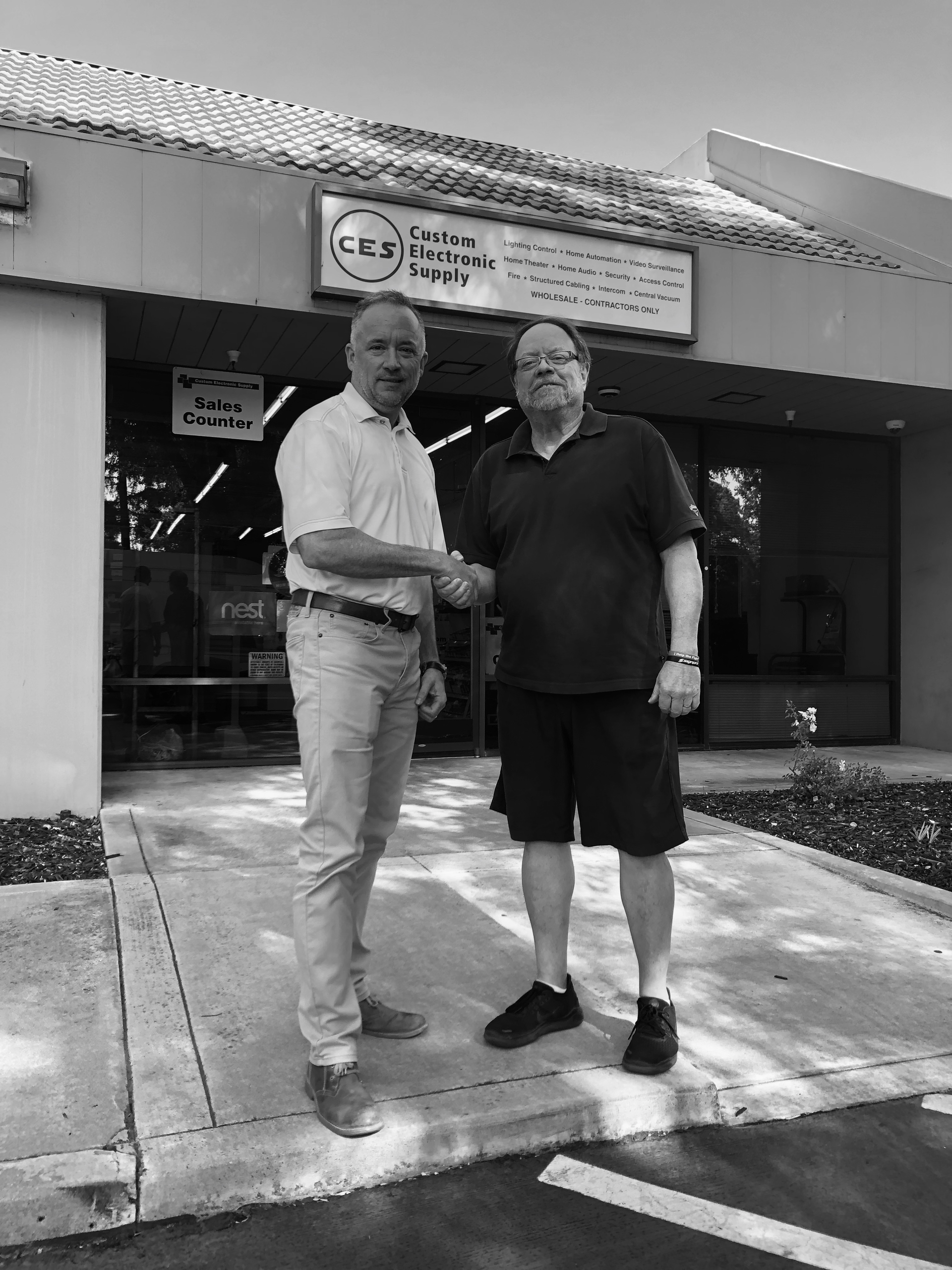 (L-R) Jason Dennis, Managing Partner, Lone Star Systems Supply and Dave Kelly, Regional Manager &ndash; West, Custom Electronic Supply