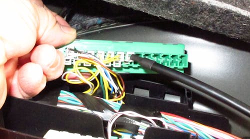This is the Star Connector that you must find to connect your programmer to a vehicle. Only Star Connectors that have a green base will allow you to connect to the Secure Gateway.