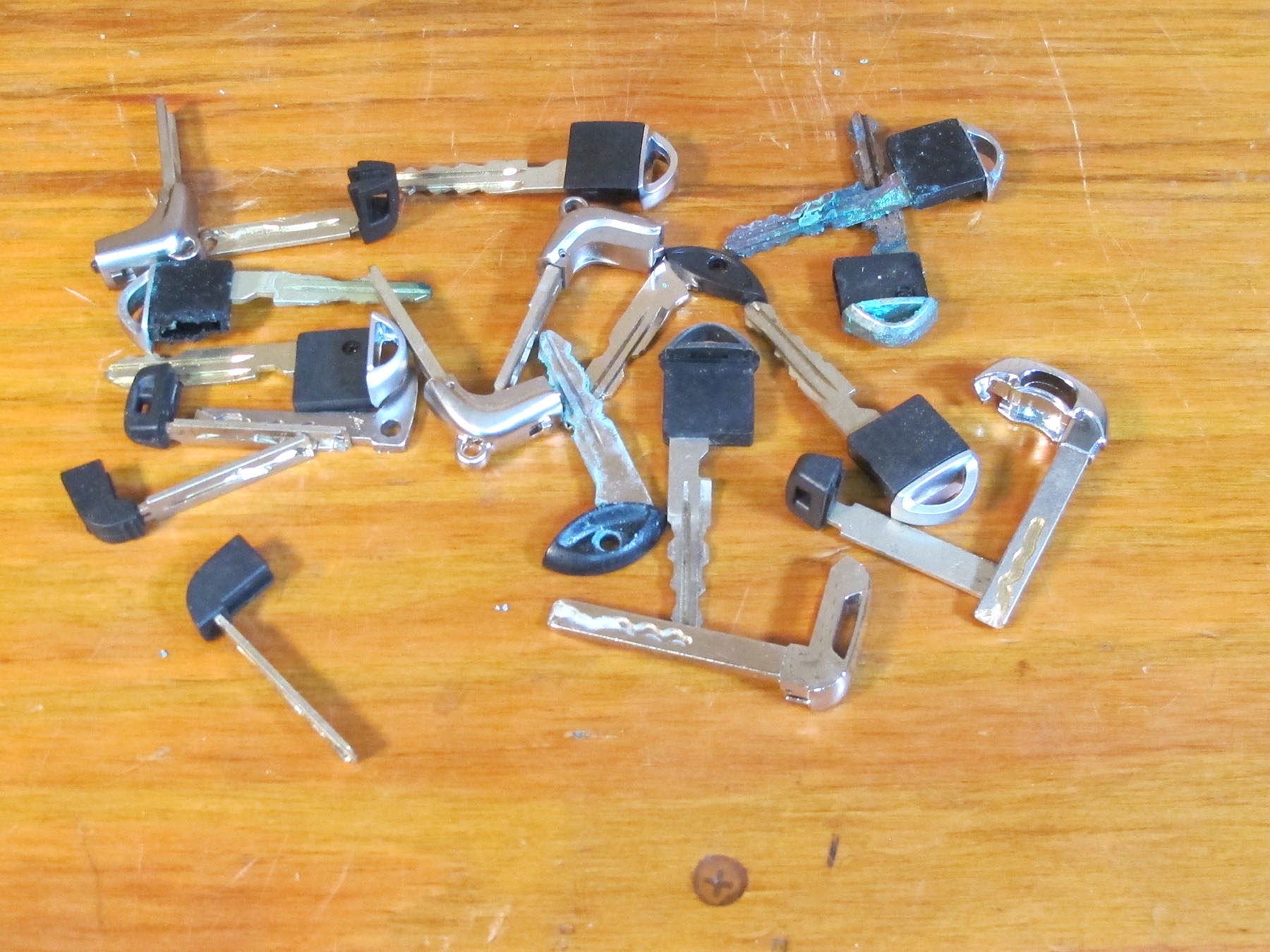 Image 1: A few E-Keys that were replaced because they didn&rsquo;t operate the vehicle that they were supplied with