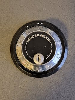 Image 1: The Sargent & Greenleaf three-wheel safe lock to be removed Image 1: The Sargent & Greenleaf three-wheel safe lock to be removed