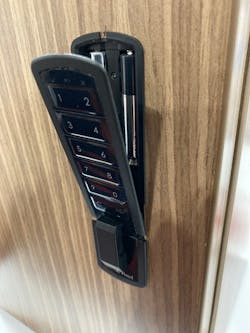 The CompX Pearl. Note the “keyhole” at the top of the battery pack. The CompX Pearl. Note the “keyhole” at the top of the battery pack.