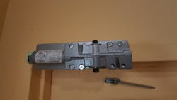 Image 8: The door closer and arm are mounted. Image 8: The door closer and arm are mounted.