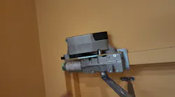 Image 1: The LCN 6400 COMPACT is mounted with a 4040XP door closer.