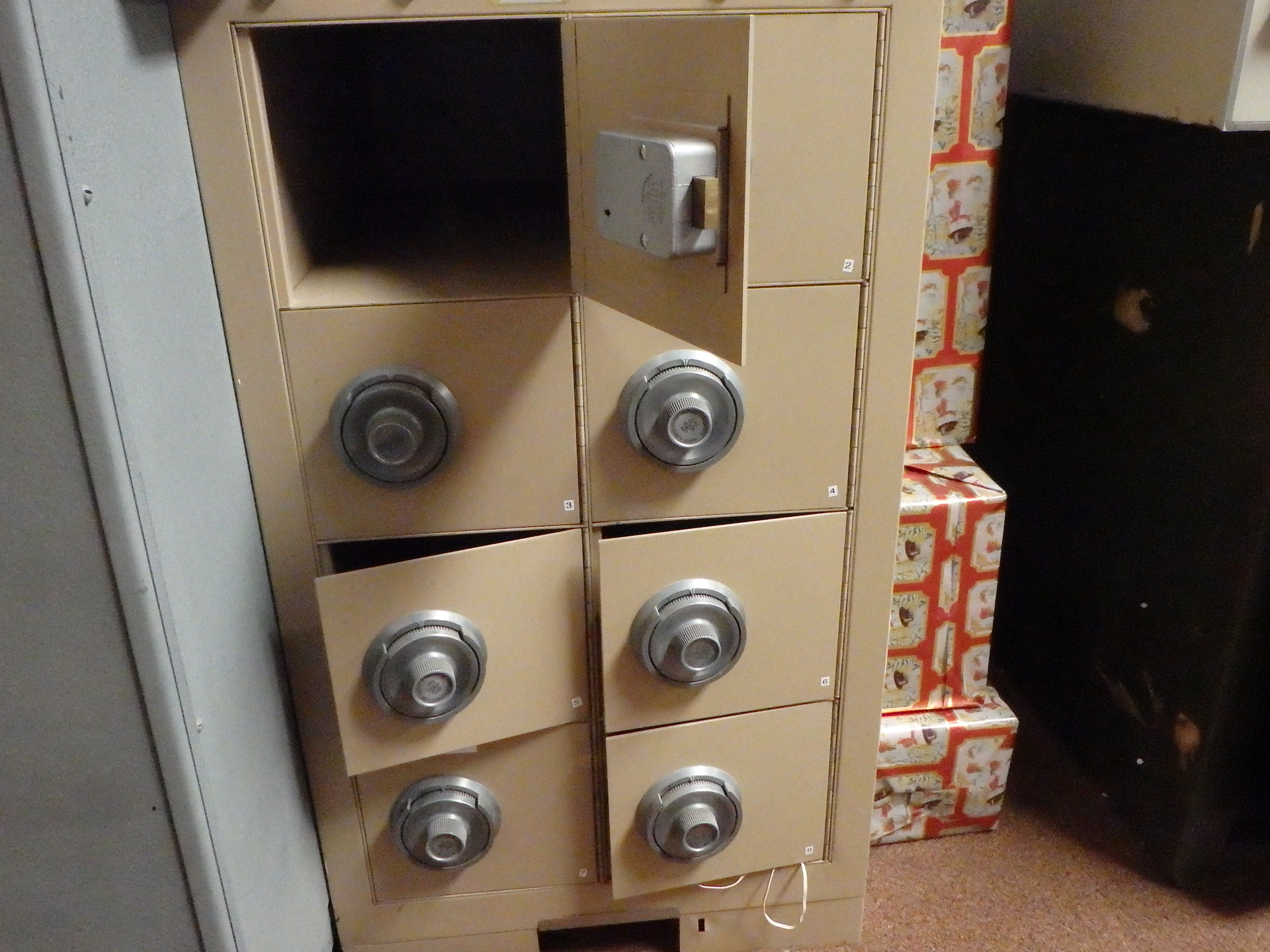 Photo 1: Here&rsquo;s one &ldquo;nest&rdquo; of tiny vaults