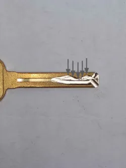 Figure 1. TOY48 key with 3 distinct depths Figure 1. TOY48 key with 3 distinct depths